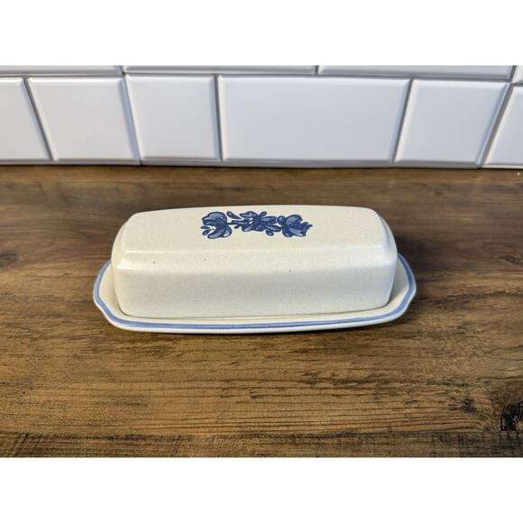 Pfaltzgraff Stoneware Yorktowne Covered Butter Dish USA - Picture 1 of 8